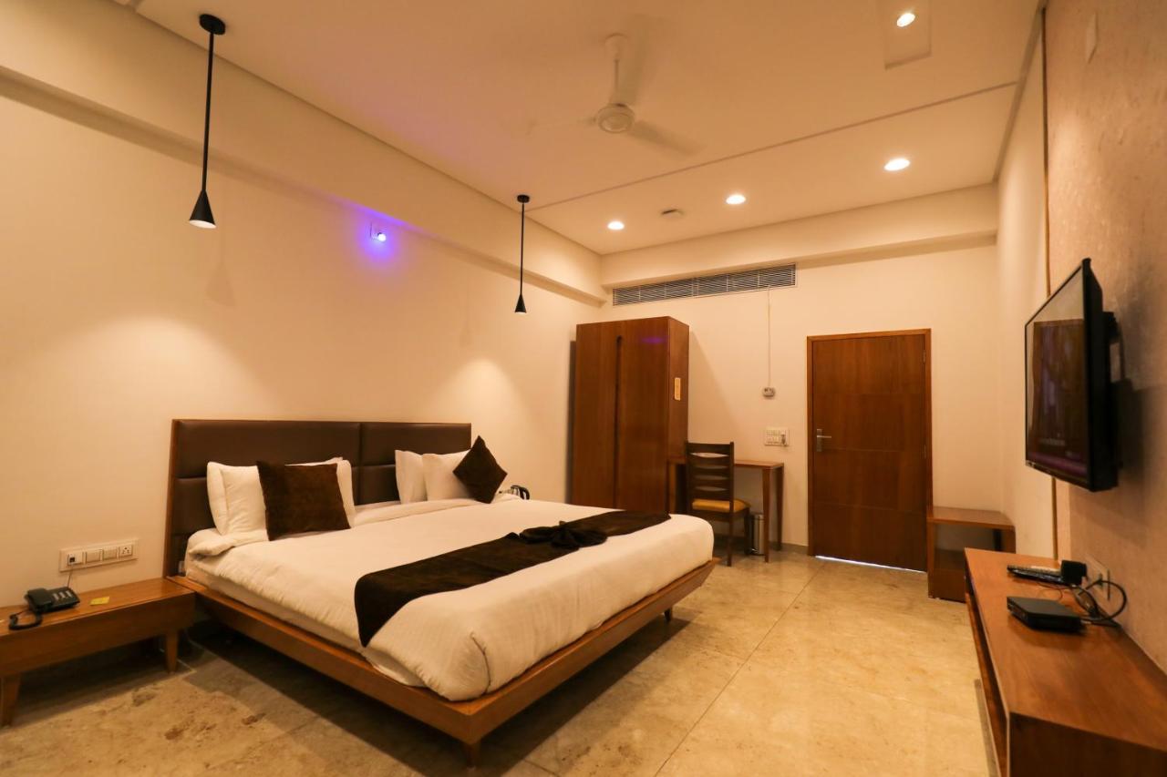Club Heaven Palanpur 호텔 외부 사진
