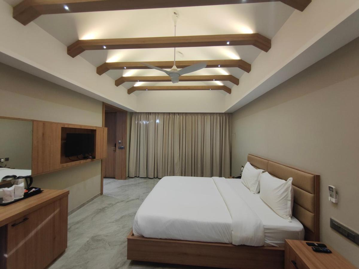 Club Heaven Palanpur 호텔 외부 사진